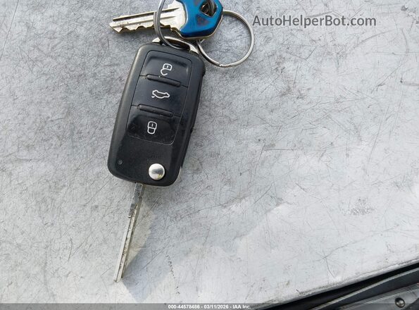 3VW5DAAT8JM504848 2018 VOLKSWAGEN BEETLE Red Առջևի վահանակի տեսք