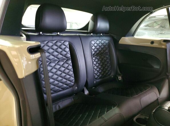 3VW5DAAT9KM512586 2019 VOLKSWAGEN BEETLE Beige Вид задніх сидінь