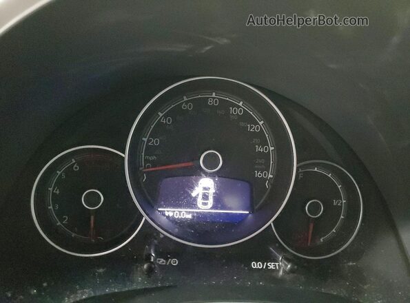 3VW5DAAT9KM512586 2019 VOLKSWAGEN BEETLE Beige Вид щитка приладів