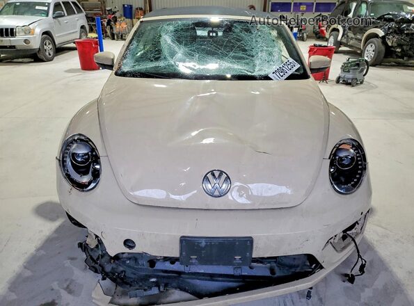 3VW5DAAT9KM512586 2019 VOLKSWAGEN BEETLE Beige Вид спереду