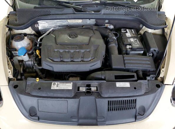 3VW5DAAT9KM512586 2019 VOLKSWAGEN BEETLE Beige Вид задньої частини салону