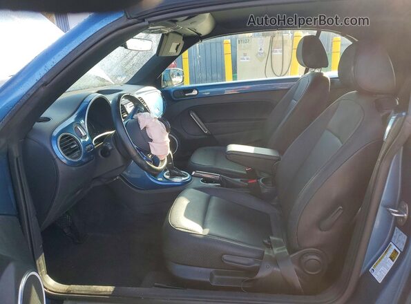 3VW5DAATXKM506442 2019 VOLKSWAGEN BEETLE Blue 