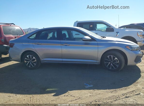 3VW5M7BU7RM054079 2024 VOLKSWAGEN JETTA Gray Вид задньої частини салону
