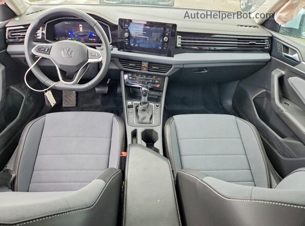 3VW7W7BU0TM012959 2026 VOLKSWAGEN JETTA Silver Widok deski rozdzielczej