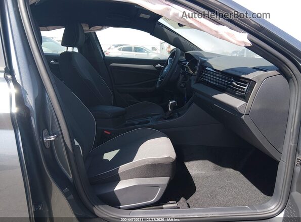 3VWBW7BUXTM034672 2026 VOLKSWAGEN JETTA Gray წინა სალონის ხედი
