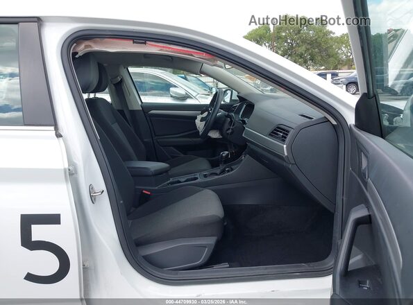 3VWC57BU6MM098474 2021 VOLKSWAGEN JETTA White Widok wnętrza z przodu