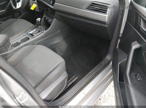 3VWCB7BU0KM272433 2019 VOLKSWAGEN JETTA Silver Вид салону спереду