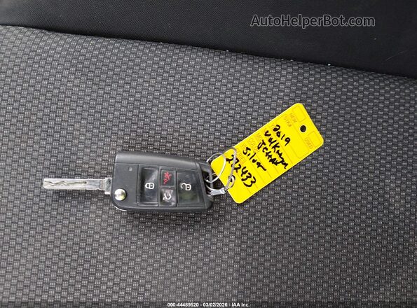 3VWCB7BU0KM272433 2019 VOLKSWAGEN JETTA Silver Вид панелі приладів