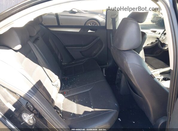 3VWDB7AJ8HM275200 2017 VOLKSWAGEN JETTA Black 