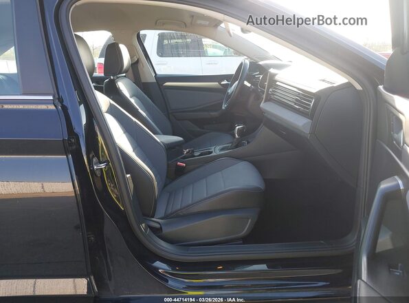 3VWEX7BU0SM020241 2025 VOLKSWAGEN JETTA Черный Вид салона спереди