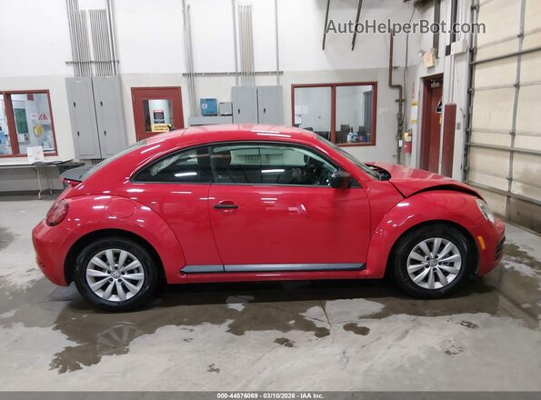 3VWFD7AT1JM707488 2018 VOLKSWAGEN BEETLE Red Widok wnętrza z tyłu