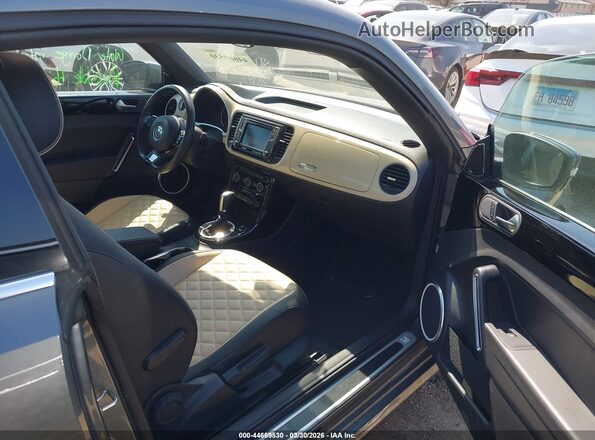 3VWFD7AT1KM704513 2019 VOLKSWAGEN BEETLE Gray 