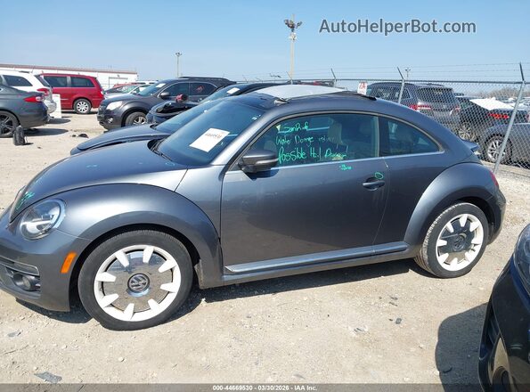 3VWFD7AT1KM704513 2019 VOLKSWAGEN BEETLE Gray 