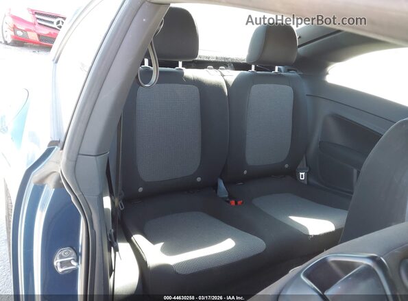3VWFD7AT2KM712717 2019 VOLKSWAGEN BEETLE Blue 
