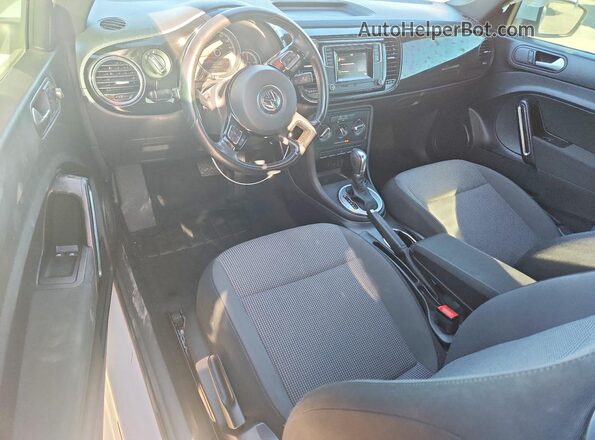 3VWFD7AT5KM706345 2019 VOLKSWAGEN BEETLE White 