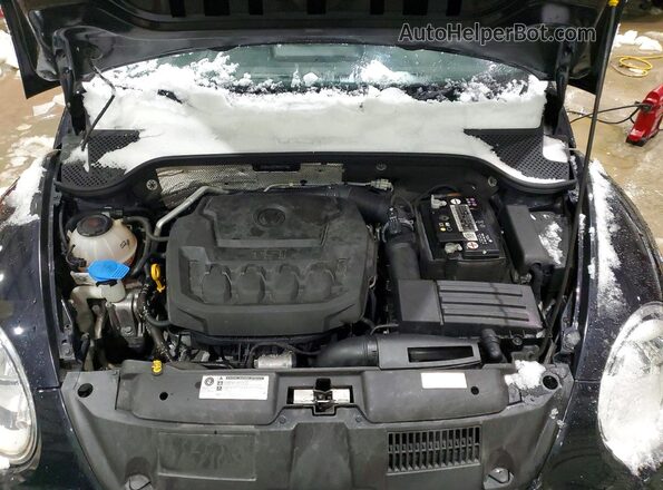3VWFD7AT7KM717122 2019 VOLKSWAGEN BEETLE Black 