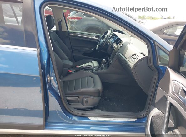 3VWH17AU3JM750093 2018 VOLKSWAGEN GOLF Blue Front interior view