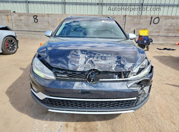 3VWM17AU4JM756855 2018 VOLKSWAGEN GOLF Black Widok z przodu