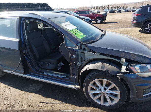 3VWM17AU8JM766546 2018 VOLKSWAGEN GOLF Черный Вид спереди