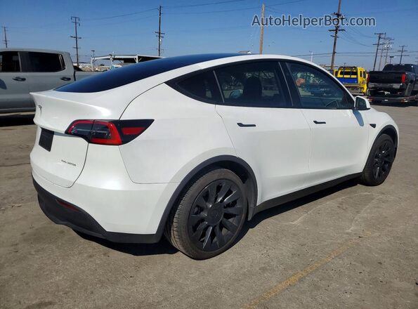 7SAYGDEE9RA222562 2024 TESLA MODEL Белый Передняя правая четверть