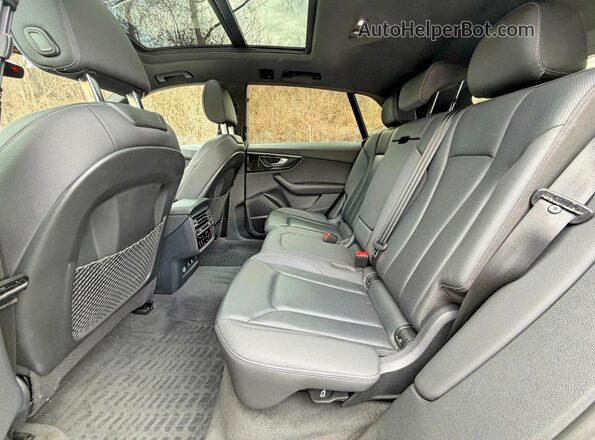 WA1BVAF19KD039112 2019 AUDI Q8 Gray Widok wnętrza z przodu