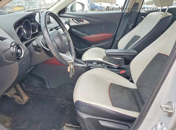 JM1DKBD74G0126953 2016 MAZDA CX-3 White Вид панелі приладів