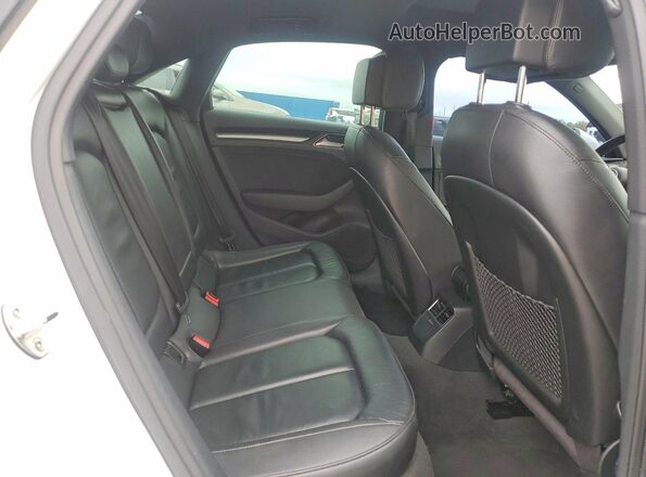 WAUAUGFF9J1088827 2018 AUDI OTHER White უკანა სალონის ხედი