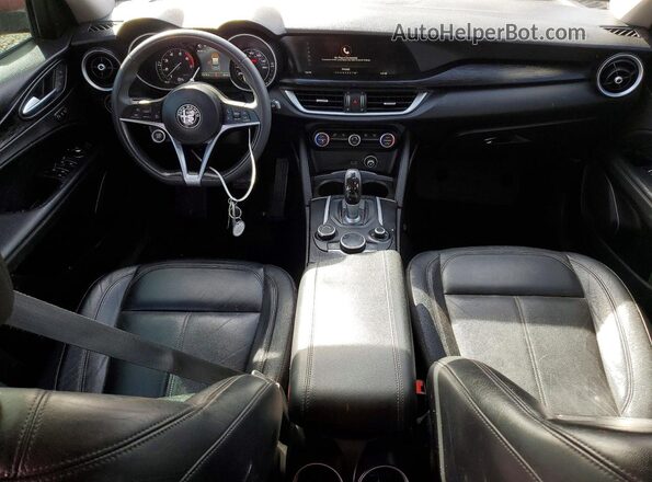 ZASFAKAN1J7B98357 2018 ALFA ROMEO STELVIO Red Instrument cluster view