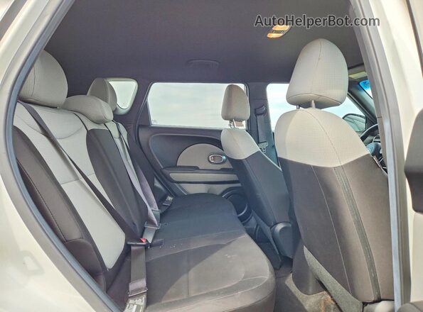 KNDJN2A27K7016370 2019 KIA SOUL Белый 