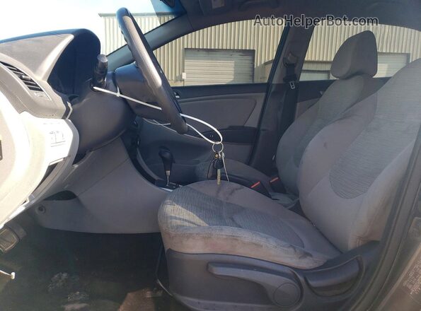 KMHCT5AE2HU312719 2017 HYUNDAI ACCENT Черный Вид салона спереди