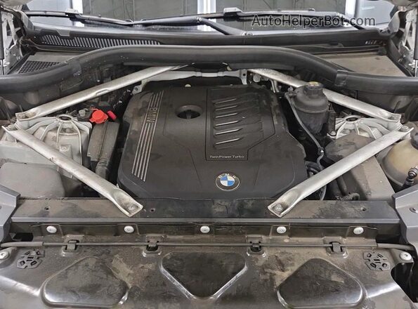 5UXCR4C08L9B00161 2020 BMW X5 White Առջևի վահանակի տեսք