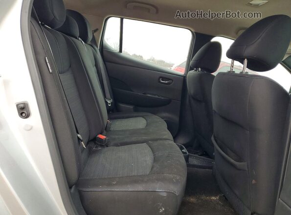 1N4AZ1BV0PC561970 2023 NISSAN LEAF Серебряный Вид задних сидений