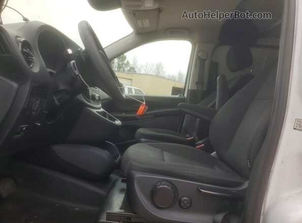 W1YV0CEY8N3964305 2022 MERCEDES-BENZ METRIS White Widok deski rozdzielczej