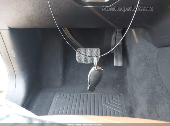 4JGDA5JB7HA928224 2017 MERCEDES-BENZ GLE 350 Белый Вид панели приборов