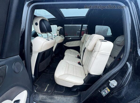 4JGDF7FE7HA897346 2017 MERCEDES-BENZ GLS Black Vista interior trasera
