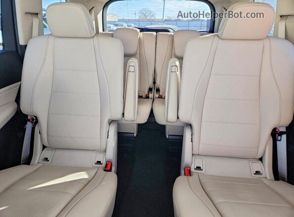 4JGFF5KE3NA748933 2022 MERCEDES-BENZ GLS White Widok tylnych siedzeń