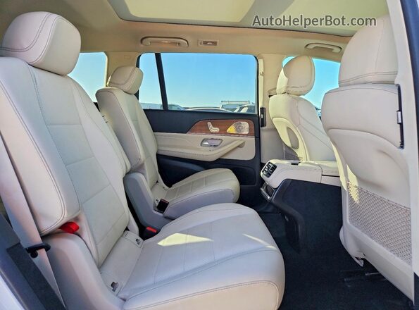 4JGFF5KE3NA748933 2022 MERCEDES-BENZ GLS White Widok wnętrza z tyłu