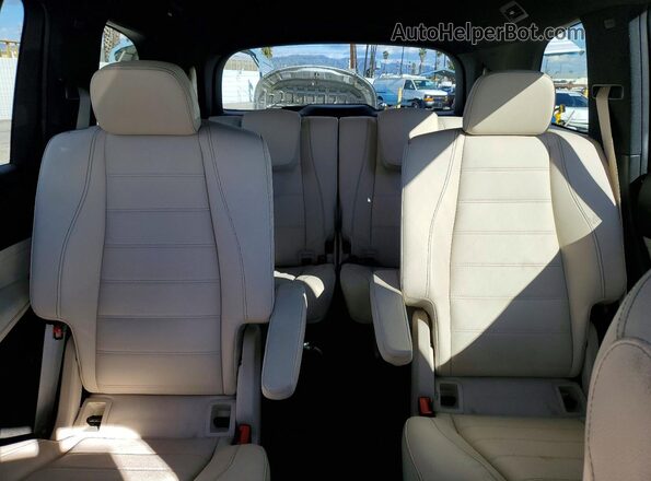 4JGFF5KE5PA975561 2023 MERCEDES-BENZ GLS White Widok tylnych siedzeń