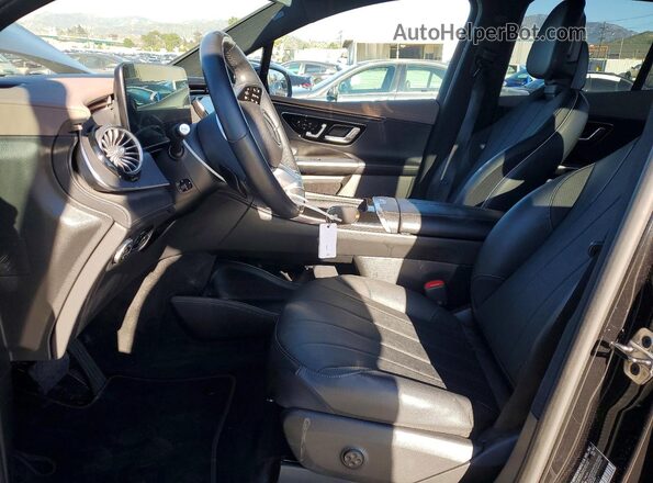 4JGGM2BB0PA010217 2023 MERCEDES-BENZ EQE Black Widok wnętrza z przodu
