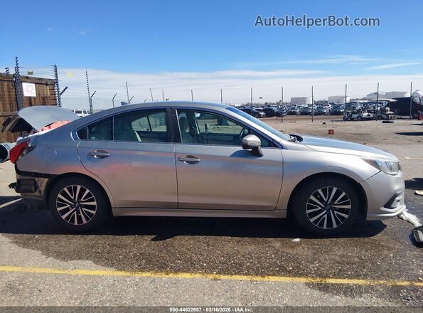 4S3BNAF62J3029642 2018 SUBARU LEGACY Gray Widok wnętrza z tyłu