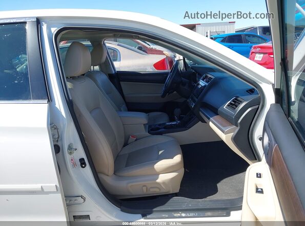 4S3BNAN67H3004151 2017 SUBARU LEGACY Белый Вид салона спереди