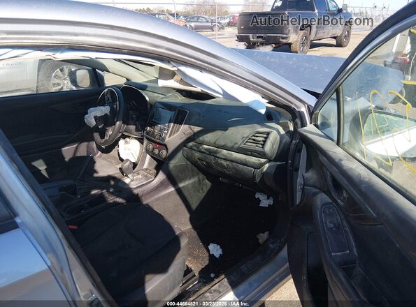 4S3GKAD68H3601728 2017 SUBARU IMPREZA Серебряный Вид салона спереди