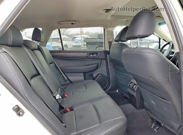 4S4BSALC3G3324076 2016 SUBARU OUTBACK White Rear interior view
