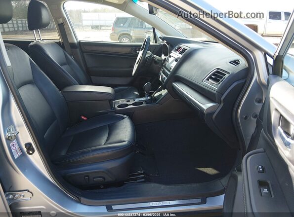 4S4BSANC2H3336878 2017 SUBARU OUTBACK Silver Вид салону спереду
