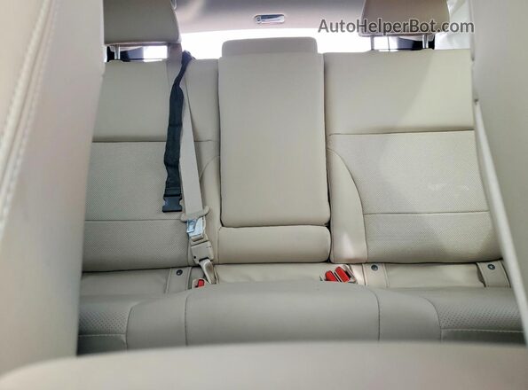 4S4BSANC9J3376543 2018 SUBARU OUTBACK White Հետևի նստատեղերի տեսք