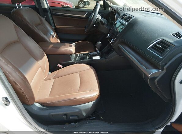 4S4BSATC4J3213124 2018 SUBARU OUTBACK Белый Вид салона спереди