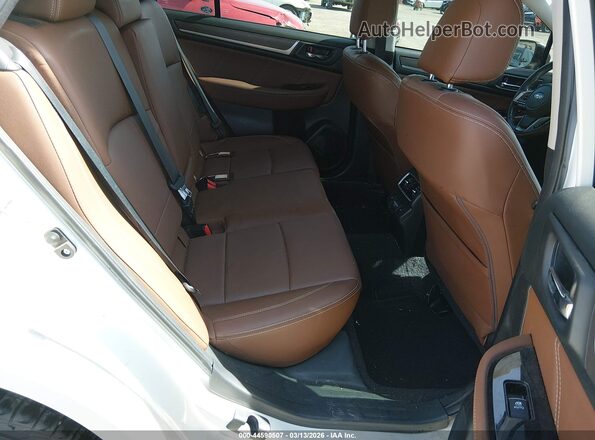 4S4BSATC4J3213124 2018 SUBARU OUTBACK Белый Вид наклейки с VIN-кодом