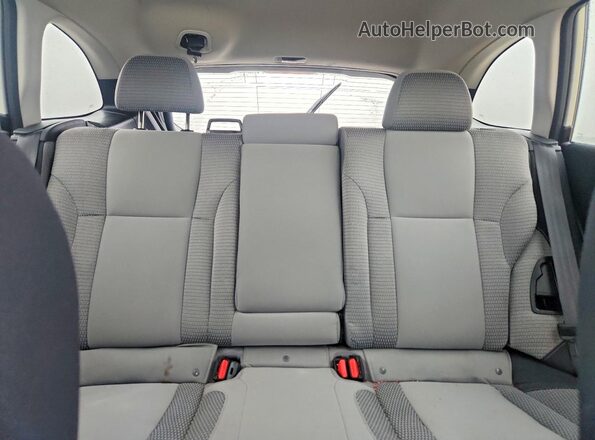 4S4BTADC1N3234577 2022 SUBARU OUTBACK White Vista de los asientos traseros