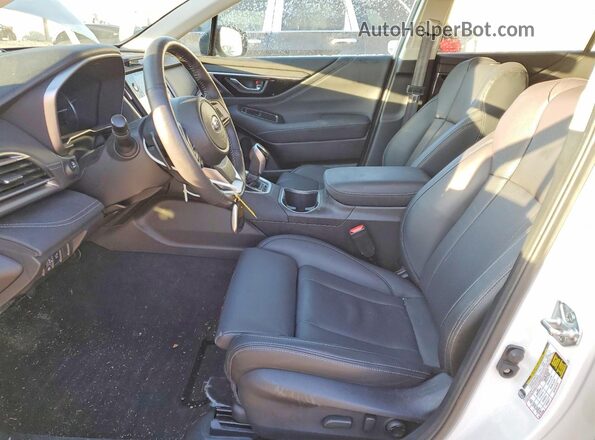 4S4BTANC7R3271346 2024 SUBARU OUTBACK White Widok wnętrza z przodu