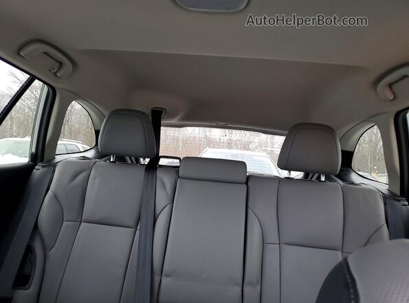 4S4BTANC8R3296093 2024 SUBARU OUTBACK Silver Vista de los asientos traseros